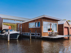 Holiday Home De Woude by Interhome